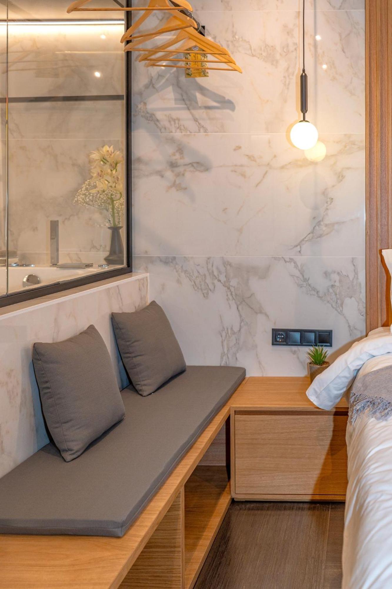 Luxury With Jacuzzi By Sea&thecity Soluň