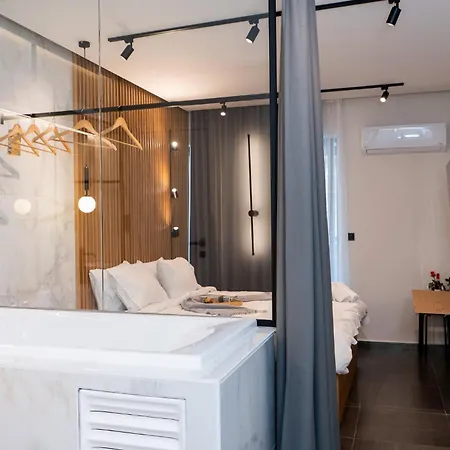 Luxury Suites With Jacuzzi By Sea&Thecity Thessaloniki Exterior photo