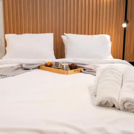 Luxury Suites With Jacuzzi By Sea&Thecity Thessaloniki Exterior photo